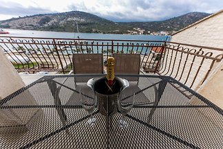 Plaža šetalište, 10 m N od mora