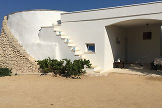 SALENTO-DIE SCHRAUBE TRULLO-PUGLIA
