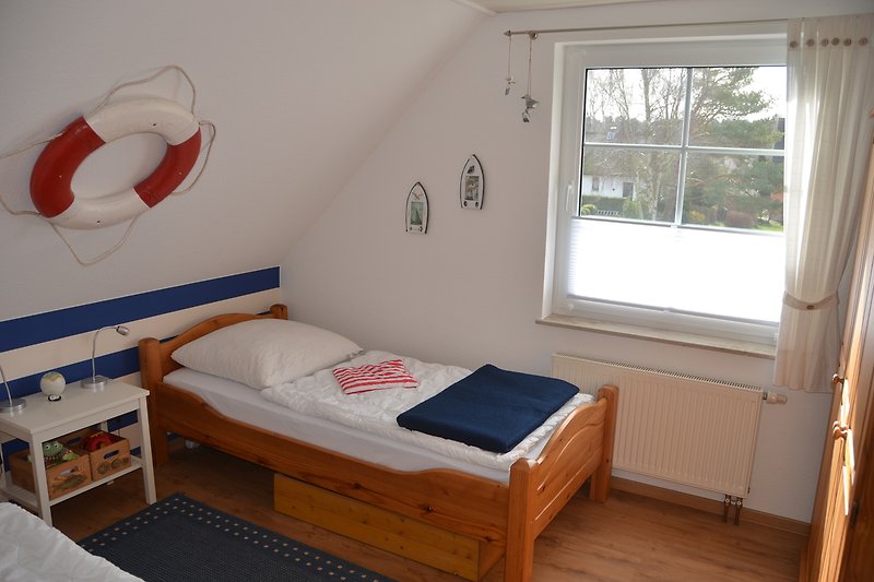 Schlafzimmer 2 mit 2 Einzelbetten (90x 200 cm)