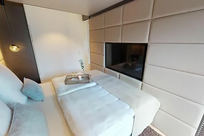 White Pearl Luxusapartment mit Balkon 2.02