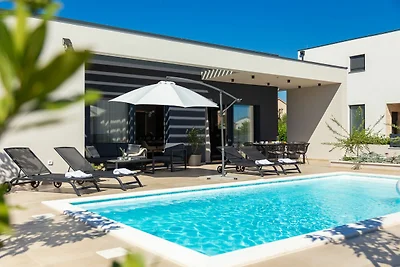 Villa M Luxury