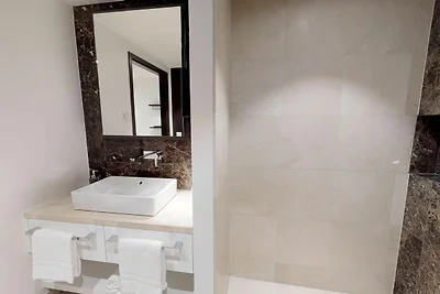 White Pearl Luxusapartment mit Sauna und Balk...