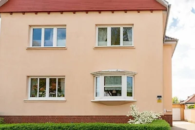 Seeperle mit eigenem Strandkorb