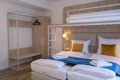 Fairschlafen Boutique Hostel Dreibett Kapitän...
