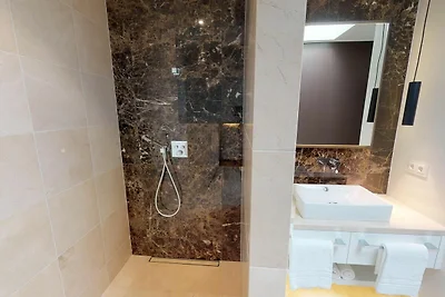 White Pearl Luxus Penthouse mit riesiger Pano...