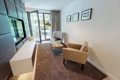 White Pearl Luxusapartment mit Balkon 2.10