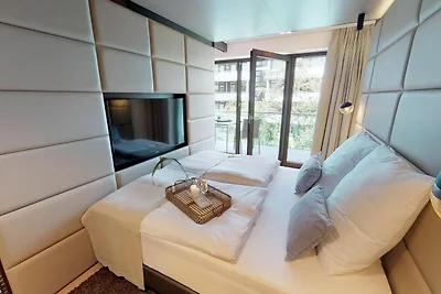 White Pearl Luxusapartment mit überdachtem Ba...