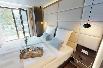 White Pearl Luxusapartment mit Balkon 2.02