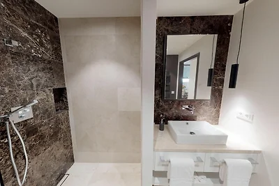 White Pearl Luxusapartment mit Sauna und Terr...