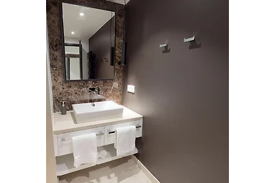 White Pearl Luxusapartment mit Balkon 2.10