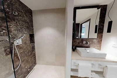 White Pearl Luxusapartment mit Sauna und Balk...