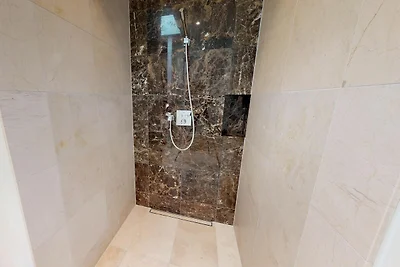 White Pearl Luxus Penthouse 4.03