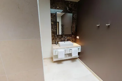 White Pearl Luxus Penthouse mit riesiger Pano...