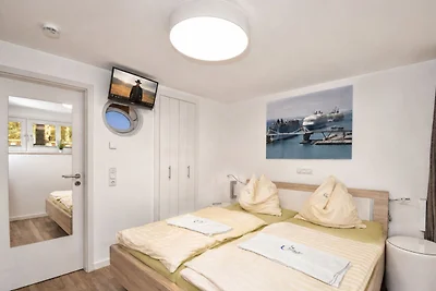 Cruiseline Lounge