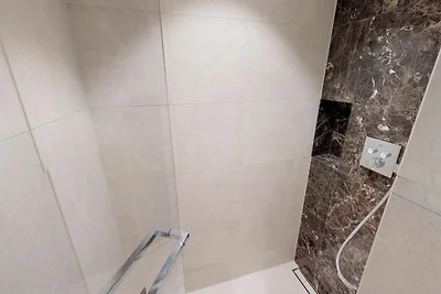 White Pearl Luxusapartment mit überdachtem Ba...