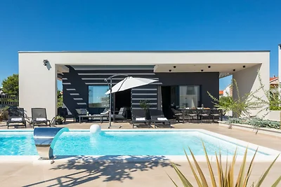 Villa M Luxury