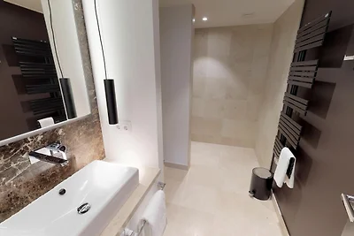 White Pearl Luxussuite mit Sauna und Balkon...