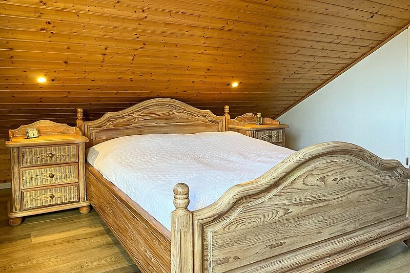 2.Schlafzimmer mit Doppelbett