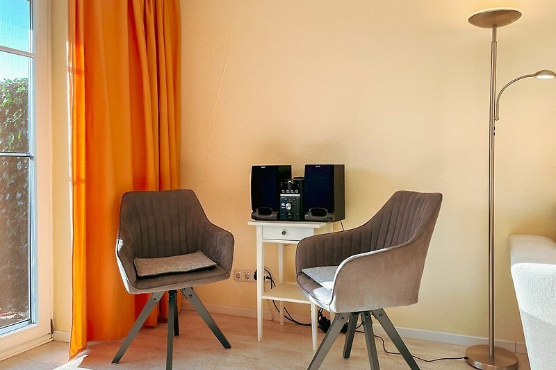 Wohnzimmer mit Sessel
