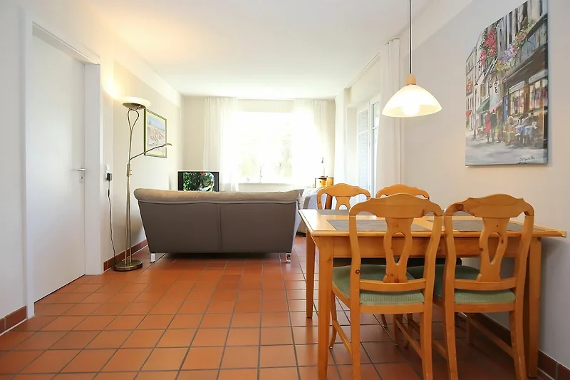 Blick in den Wohn- und Essbereich