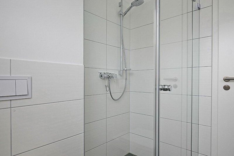 Duschbad im Erdgeschoss mit Duschkabine