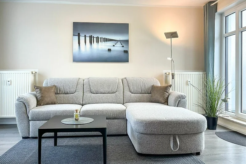 Wohnzimmer mit Sofa
