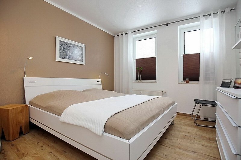 1. Schlafzimmer mit Doppelbett