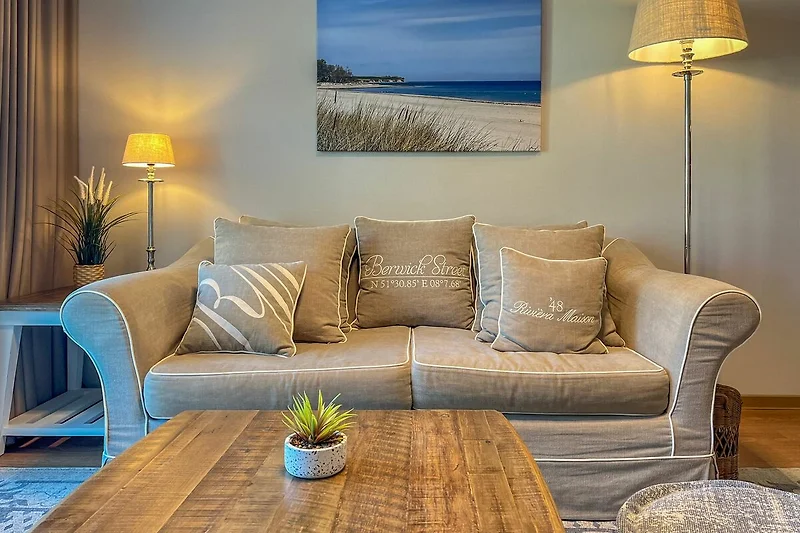 Wohnzimmer mit Sofa