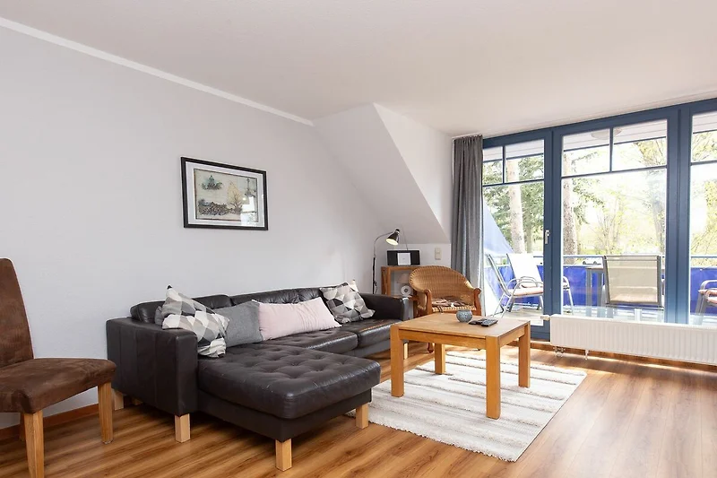 Wohnzimmer mit Blick zum Sofa