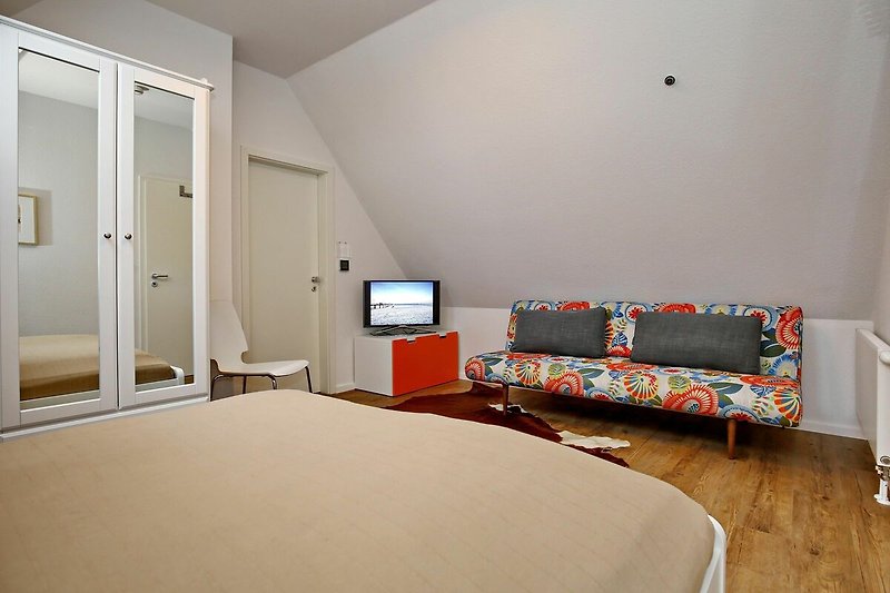 2. Schlafzimmer mit Doppel- und Einzelbett