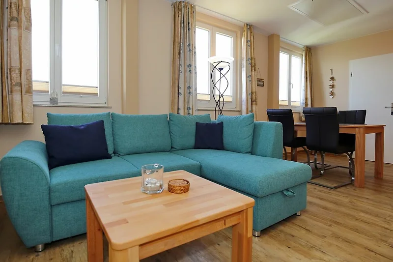Wohnzimmer mit Schlafcouch