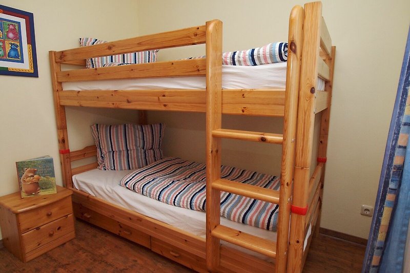 2. Schlafzimmer mit Etagenbett