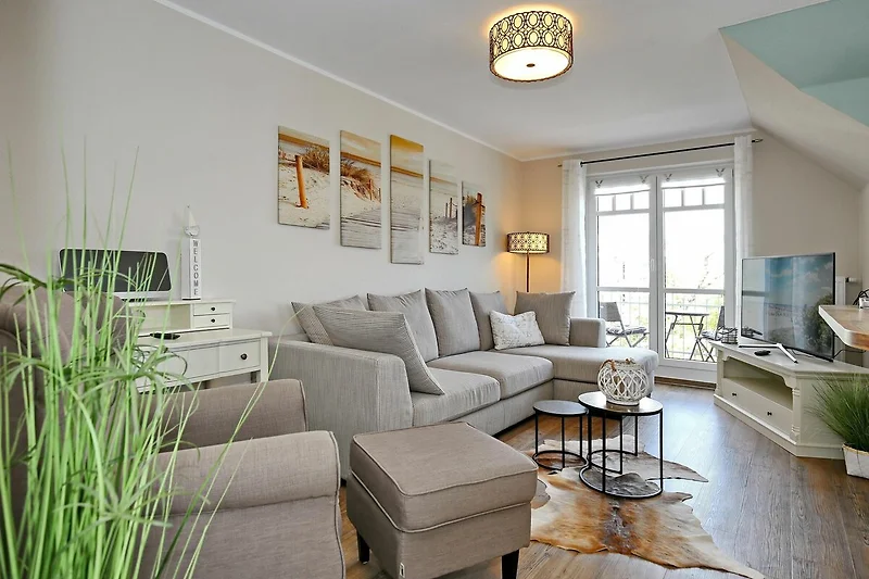 Wohnzimmer mit Sofa