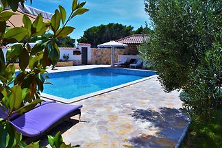 Apartment Niko, Pool und Meerblick