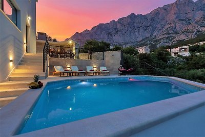 Villa Vivace with pool and sea view
