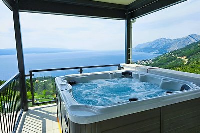 Villa Skyview Infinity-Pool, Whirlpool