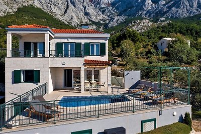 Villa Magico with pool