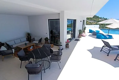 Villa SkyBlue mit Pool