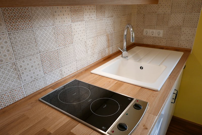 Oak veneer, Villeroy and Boch ceramic sink.