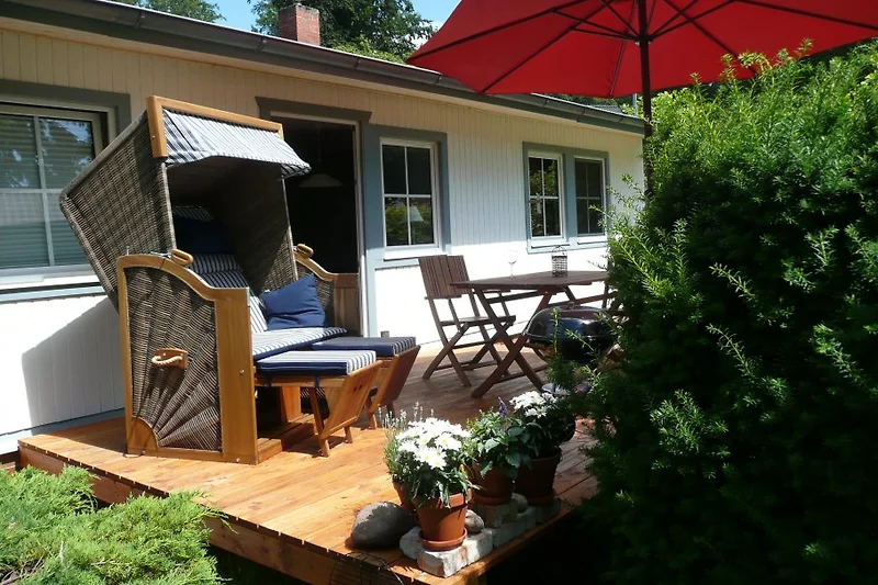Terrasse mit Strandkorb