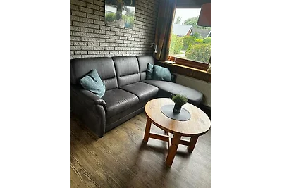 Kleines Haus mit großem Garten