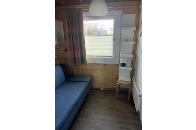 Kleines Haus mit großem Garten