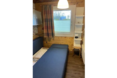 Kleines Haus mit großem Garten