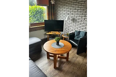 Kleines Haus mit großem Garten