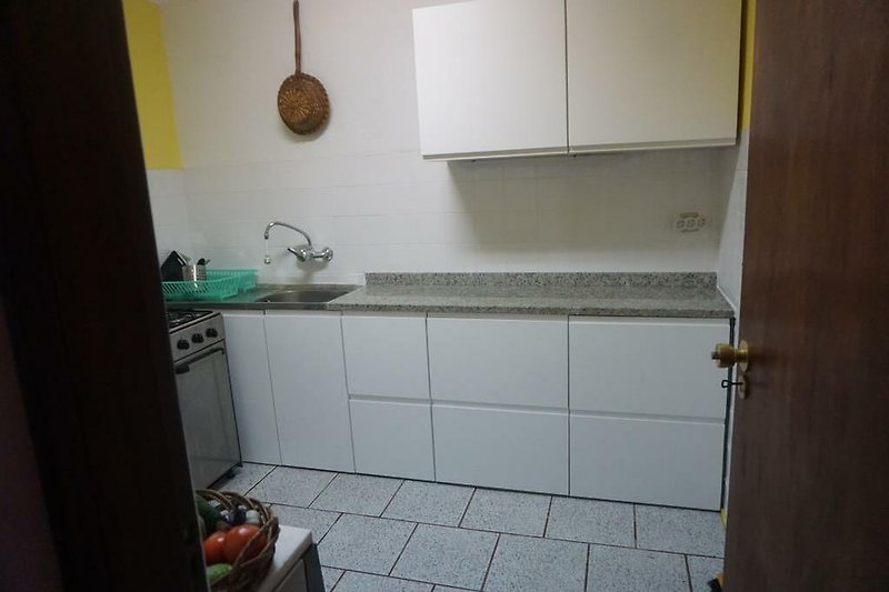 Moderne Küche Schubladensystem + Granitplatte nur 40 tief