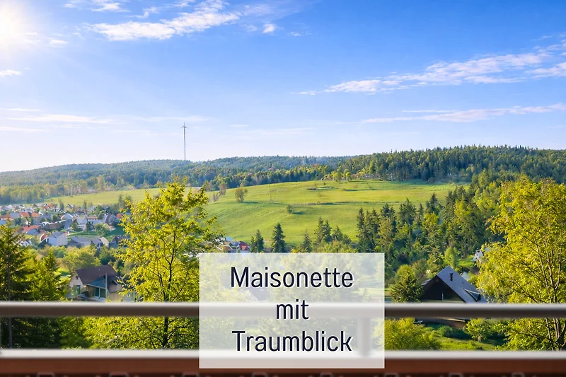 Maisonette mit traumhaftem Panoramablick vom überdachten Südseiten-Balkon.