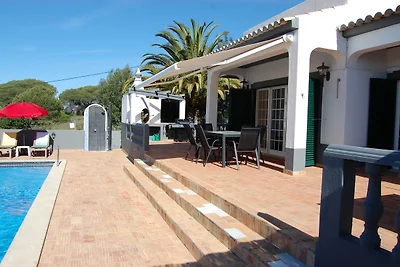 Charmante Villa mit Meerblick