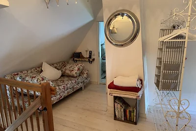 Reetdachhaus LÜTT HUUS mit Garten