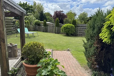 Reetdachhaus LÜTT HUUS mit Garten
