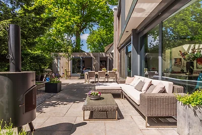 Villa Red Cedar